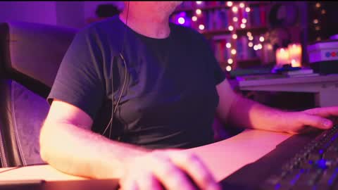 Snapshot of energybra chatting on December 9, 1:07 am uk online show from December 9, 1:07 am