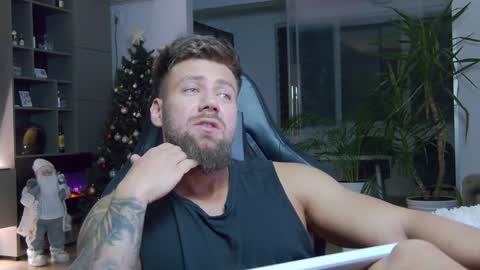 Erik online show from January 4, 6:40 pm