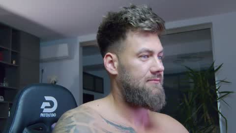 Erik online show from January 4, 9:41 pm