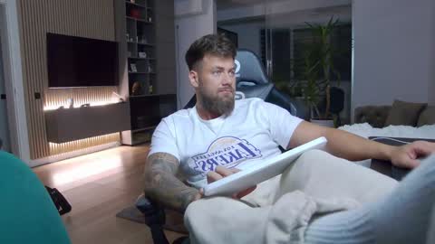 Erik online show from January 6, 6:10 pm