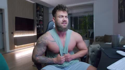 Erik online show from February 13, 11:26 pm