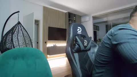 Erik online show from September 14, 7:13 pm