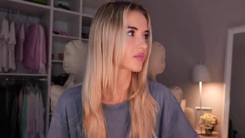 Snapshot of entya chatting on September 25, 6:17 am entya online show from September 25, 6:17 am