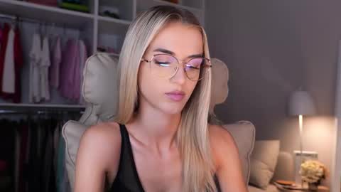 Snapshot of entya chatting on September 26, 5:22 am entya online show from September 26, 5:22 am