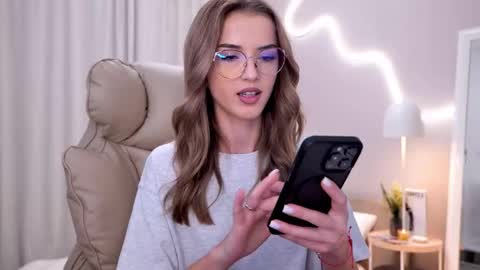 Snapshot of entya chatting on November 3, 6:58 am entya online show from November 3, 6:58 am