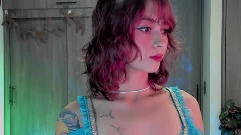 Snapshot of ephemeral_hot chatting on December 16, 1:32 am Leyla online show from December 16, 1:32 am