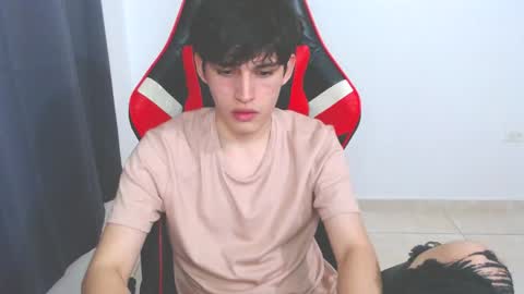 Snapshot of eren_tatakae chatting on December 18, 10:35 pm eren_tatakae online show from December 18, 10:35 pm