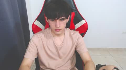 Snapshot of eren_tatakae chatting on December 20, 11:37 pm eren_tatakae online show from December 20, 11:37 pm