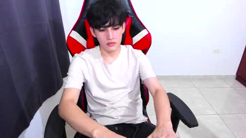 Snapshot of eren_tatakae chatting on January 5, 1:03 am eren_tatakae online show from January 5, 1:03 am