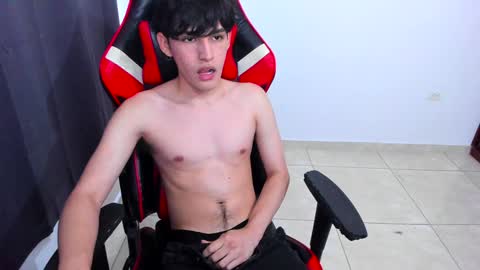 Snapshot of eren_tatakae chatting on January 12, 8:36 pm eren_tatakae online show from January 12, 8:36 pm