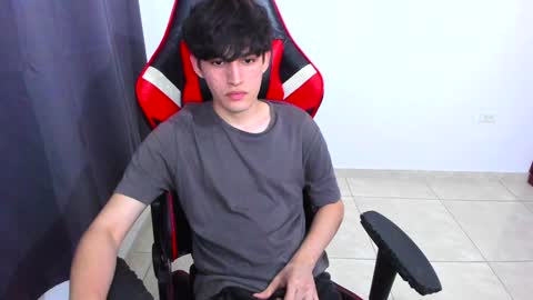 Snapshot of eren_tatakae chatting on January 17, 12:20 am eren_tatakae online show from January 17, 12:20 am