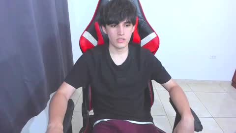 Snapshot of eren_tatakae chatting on September 8, 11:48 pm eren_tatakae online show from September 8, 11:48 pm