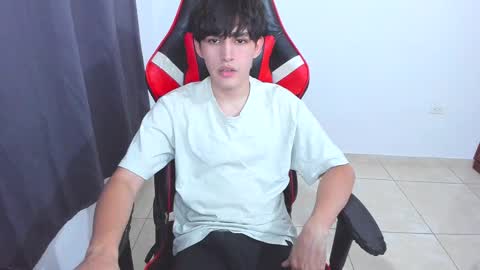 Snapshot of eren_tatakae chatting on September 11, 3:28 am eren_tatakae online show from September 11, 3:28 am