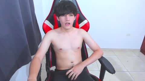 Snapshot of eren_tatakae chatting on September 26, 10:25 pm eren_tatakae online show from September 26, 10:25 pm