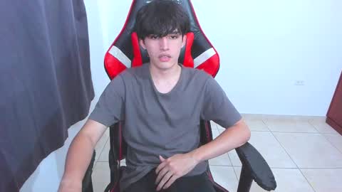 Snapshot of eren_tatakae chatting on September 27, 8:25 pm eren_tatakae online show from September 27, 8:25 pm