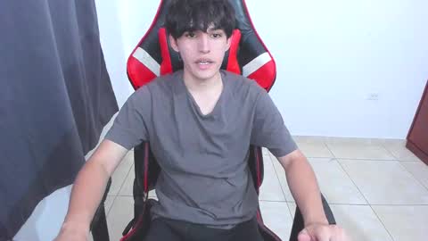 Snapshot of eren_tatakae chatting on September 30, 8:03 pm eren_tatakae online show from September 30, 8:03 pm