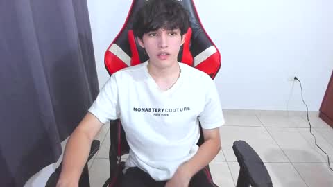 Snapshot of eren_tatakae chatting on October 8, 11:57 pm eren_tatakae online show from October 8, 11:57 pm