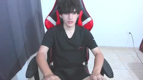 Snapshot of eren_tatakae chatting on October 14, 2:12 am eren_tatakae online show from October 14, 2:12 am