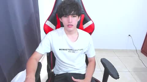 Snapshot of eren_tatakae chatting on October 24, 6:15 pm eren_tatakae online show from October 24, 6:15 pm