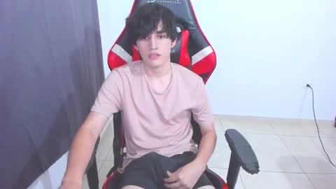 Snapshot of eren_tatakae chatting on November 8, 3:18 am eren_tatakae online show from November 8, 3:18 am