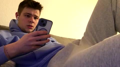 Snapshot of eric123754216 chatting on December 4, 3:43 pm eric123754216 online show from December 4, 3:43 pm