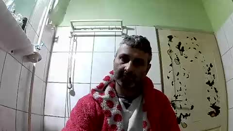 Snapshot of ericboy32 chatting on December 25, 7:13 pm eric online show from December 25, 7:13 pm