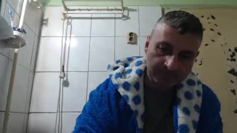 Snapshot of ericboy32 chatting on February 23, 10:49 am eric online show from February 23, 10:49 am