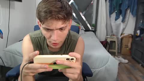 Snapshot of erick_de_rossee chatting on December 9, 11:24 pm erick_de_rossee online show from December 9, 11:24 pm