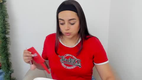 Erika Mendez online show from December 20, 7:50 pm