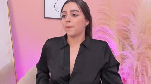 Erika Mendez online show from January 11, 8:32 pm