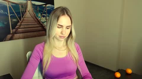 Erika online show from December 10, 1:00 pm