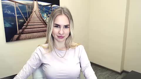 Erika online show from December 19, 1:07 pm