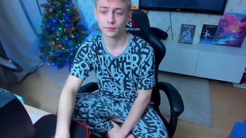 Snapshot of ermak_reborn chatting on January 5, 1:35 am Max online show from January 5, 1:35 am