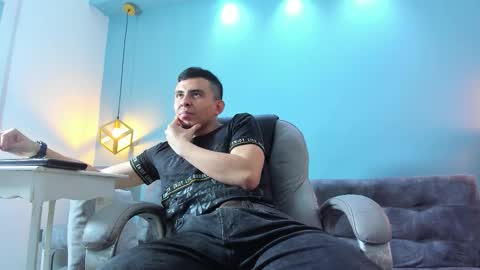 Snapshot of eross_santy chatting on September 11, 1:11 pm Eross online show from September 11, 1:11 pm