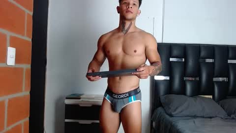 Snapshot of erosscott chatting on September 10, 1:55 pm Eros online show from September 10, 1:55 pm