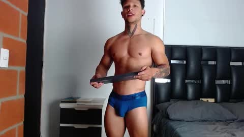 Snapshot of erosscott chatting on September 11, 4:07 pm Eros online show from September 11, 4:07 pm