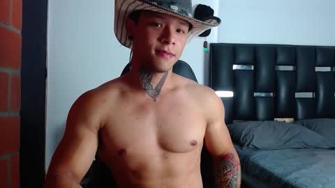 Snapshot of erosscott chatting on September 24, 4:32 pm Eros online show from September 24, 4:32 pm