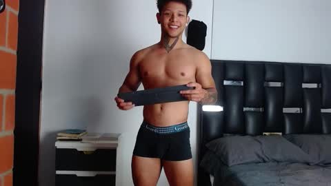 Snapshot of erosscott chatting on September 27, 5:51 pm Eros online show from September 27, 5:51 pm