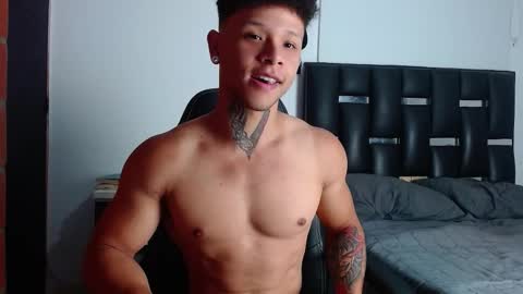 Snapshot of erosscott chatting on October 17, 5:37 pm Eros online show from October 17, 5:37 pm