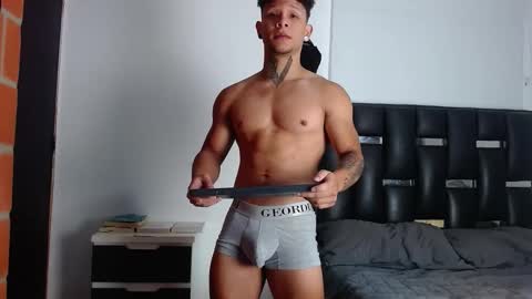 Snapshot of erosscott chatting on October 22, 3:45 pm Eros online show from October 22, 3:45 pm