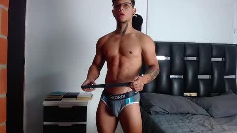 Snapshot of erosscott chatting on October 29, 2:08 pm Eros online show from October 29, 2:08 pm