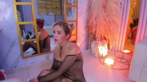 TINY  online show from February 18, 9:53 pm