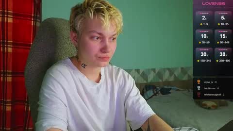 esajukyy online show from December 17, 4:53 pm