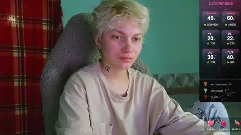 esajukyy online show from January 11, 7:27 pm