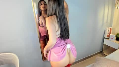 Escarlet online show from January 18, 1:18 pm