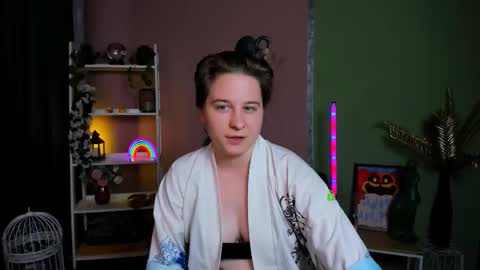 esma_shine online show from October 19, 7:42 am