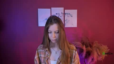 esme_moore_ online show from October 25, 9:06 am