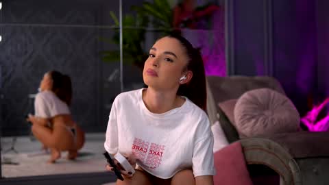 Raluca  online show from December 5, 2:53 am