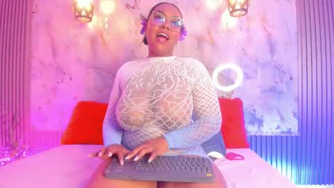 esmeralda online show from January 23, 9:08 am