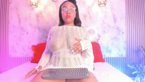 esmeralda online show from March 9, 9:35 am